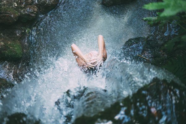 Qu'est-ce que la naturopathie et comment peut-elle compléter la thalassothérapie ?